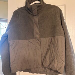 Vuori Sherpa Jacket